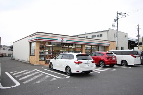 コンビニ　セブンイレブン 柏花野井店（コンビニ）まで305m