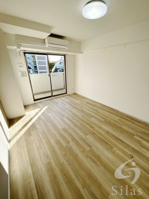 阪神本線 杭瀬駅 徒歩4分 11階建 築1年の居間写真