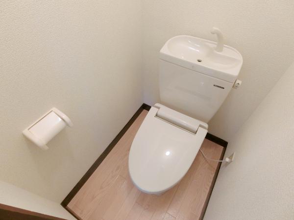 トイレ　※別のお部屋の写真です。現状優先。