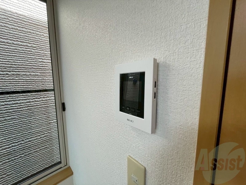 セキュリティ　ＴＶモニター付インターホンです。来客者の顔が見えるので安心！