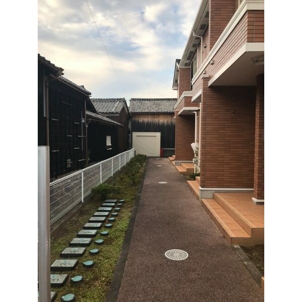 名鉄常滑線 常滑駅 徒歩64分 2階建 築21年の外観写真