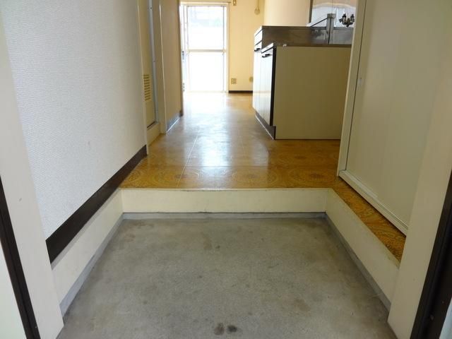 玄関　★お部屋探しは株式会社タウンハウジング東京まで★