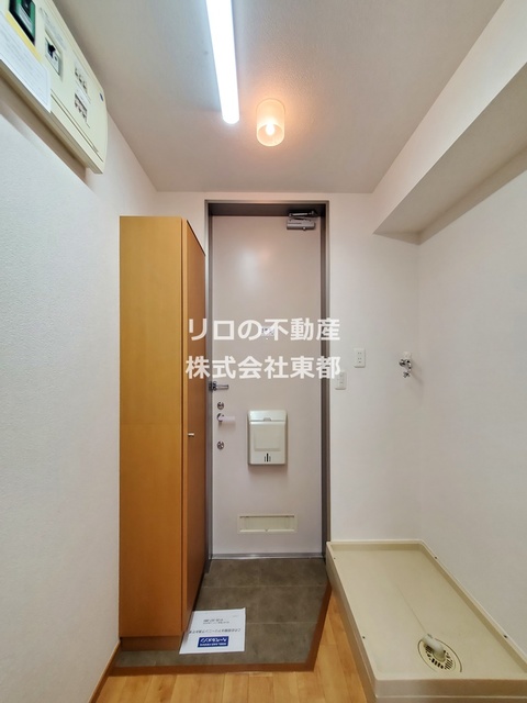 玄関　玄関はダブルロック施錠で安心♪