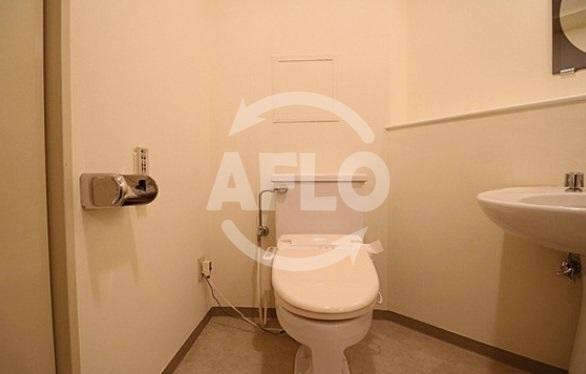 地下鉄千日前線 桜川駅 徒歩2分 13階建 築30年のトイレ写真