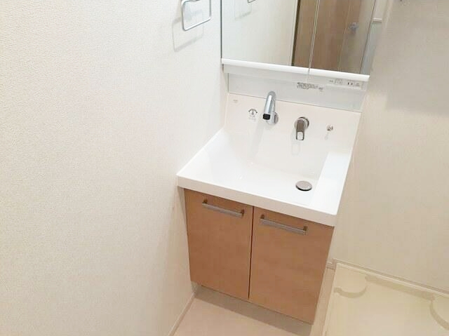 洗面設備　身支度に欠かせない独立洗面台♪