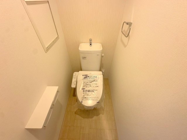 トイレ　綺麗なトイレにはウォシュレット標準装備です。