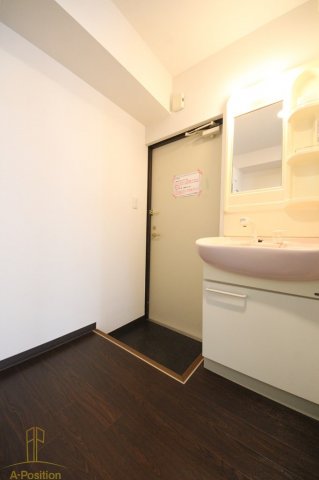 玄関　スタシオン梅田イースト