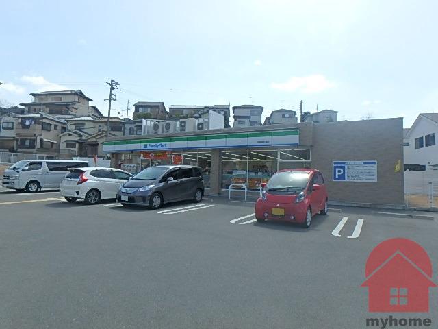 コンビニ　ファミリーマート川西鼓が滝店（コンビニ）まで366m