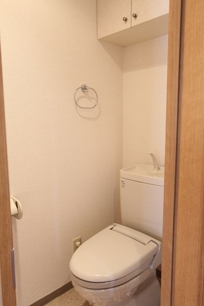 都営新宿線 篠崎駅 徒歩2分 11階建 築24年のトイレ写真