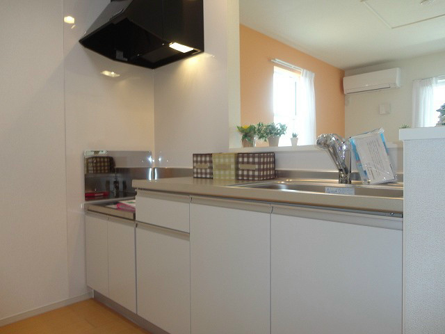 キッチン　※写真は201号室のお部屋です。