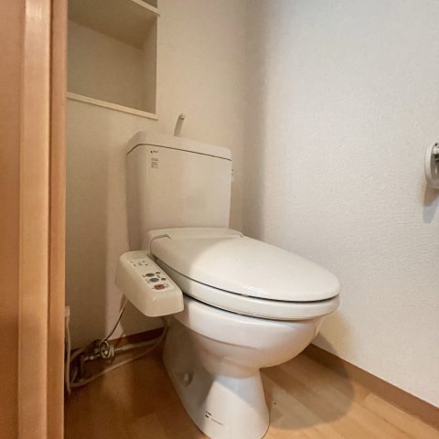 地下鉄東山線 新栄町駅 徒歩11分 11階建 築20年のトイレ写真