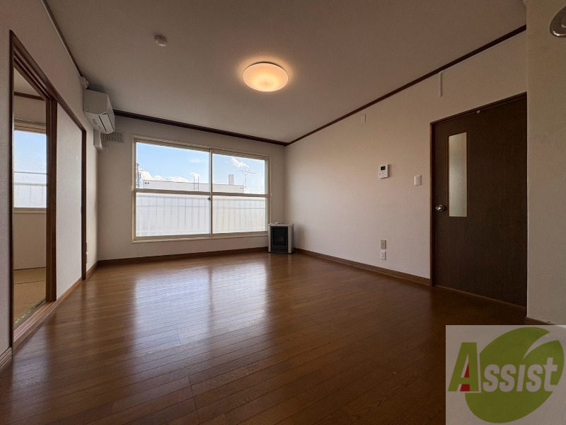 居室・リビング　広くてキレイなお部屋が広がっていて、充実した生活が送れそう。