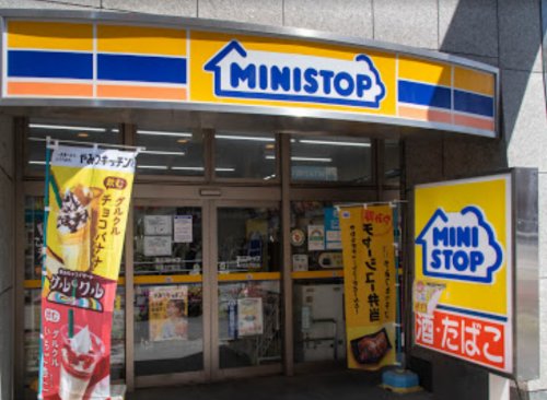 コンビニ　ミニストップ 新宿左門町店（コンビニ）まで413m