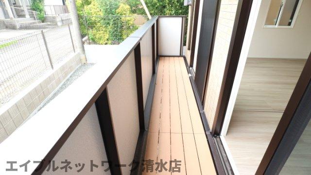 バルコニー　陽当たり良好なバルコニーです