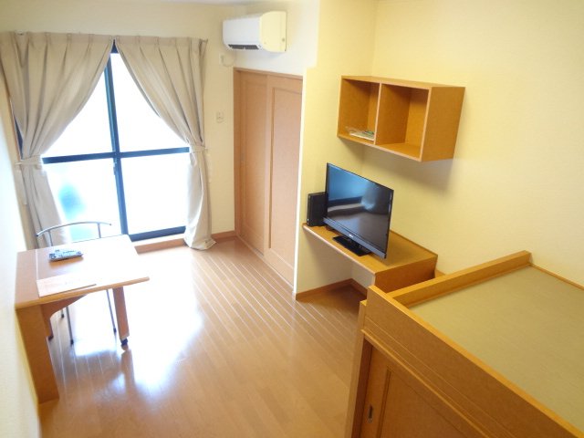 居室・リビング　部屋によりテレビの大きさは異なります。