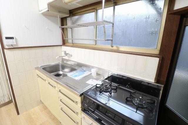 春日河木太町戸建てのキッチン写真
