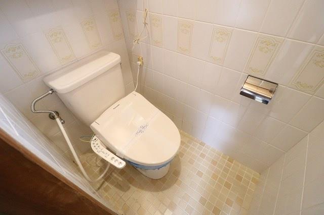 春日河木太町戸建てのトイレ写真