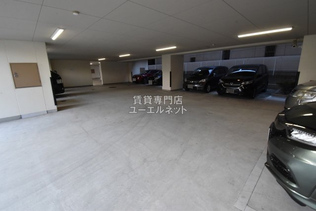 駐車場　敷地内駐車場