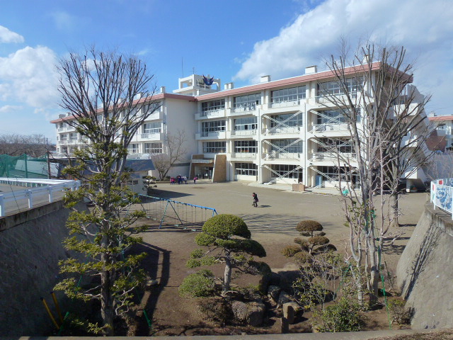 【Royal Villa 大塚ＢＢの小学校】