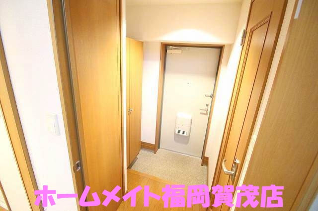地下鉄七隈線 次郎丸駅 徒歩25分 3階建 築21年の玄関写真