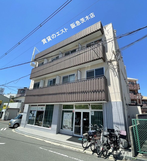 山崎第８マンションの建物外観