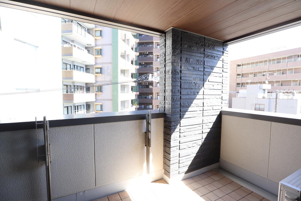 バルコニー　インナーバルコニーはとてもお洒落な仕様です！