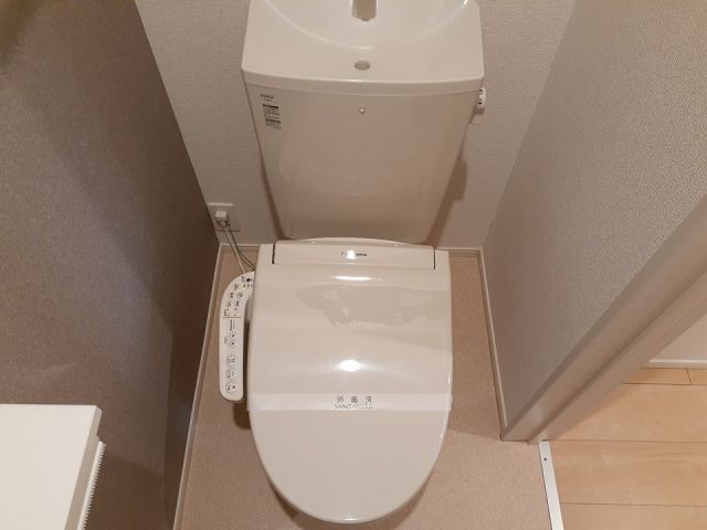 【鯖江市長泉寺町のアパートのトイレ】