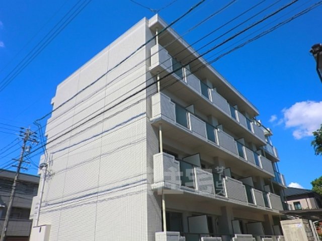 名古屋市西区天塚町のマンションの建物外観