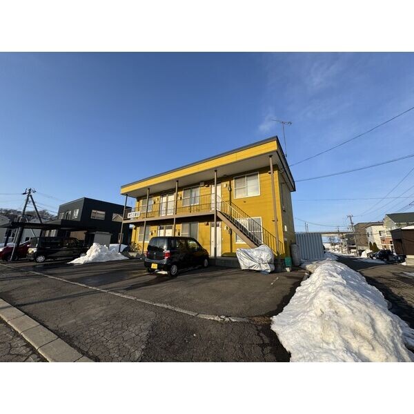 【北広島市美沢のアパートの駐車場】