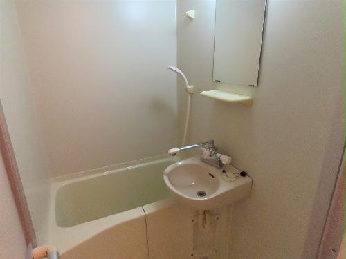 収納　ロフトにはカーテンや電気、コンセントもあります