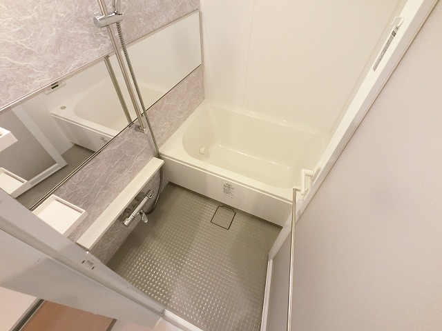 バス・シャワールーム　室内は現況を優先します