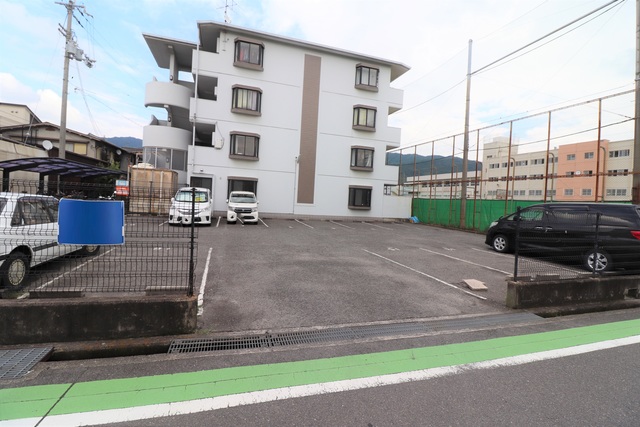 駐車場　敷地内駐車場