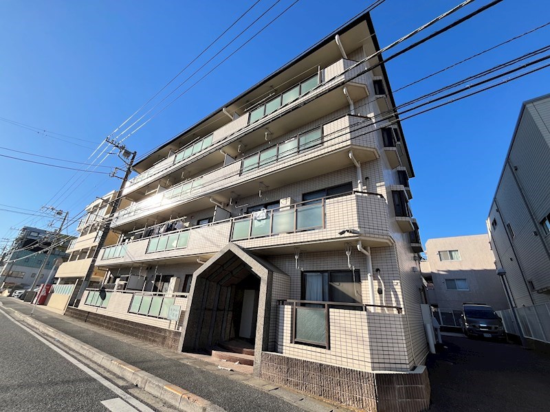 新潮通り一番館の建物外観