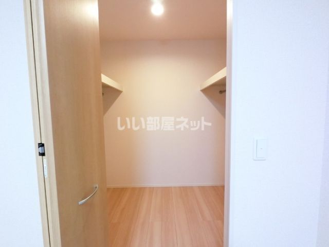 【Ｄーｒｏｏｍ樹木の収納】