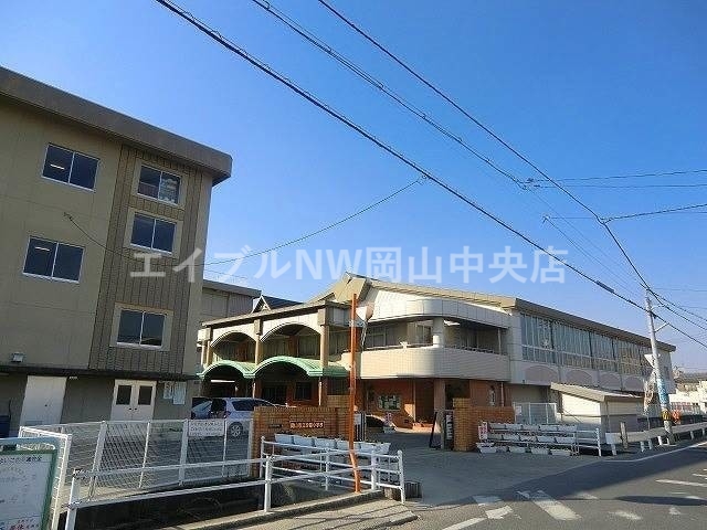 【岡山市北区平野のアパートの小学校】