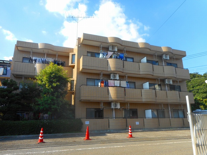 国分寺市光町のマンションの建物外観