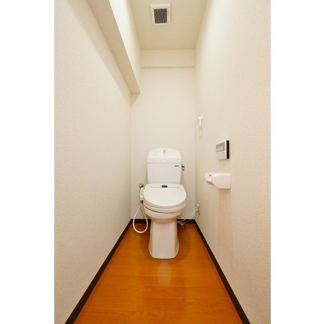 トイレ　温水洗浄暖房便座