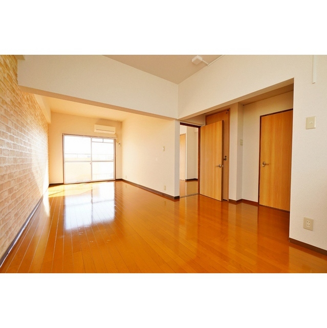 居室・リビング　ＬＤＫ　１２帖