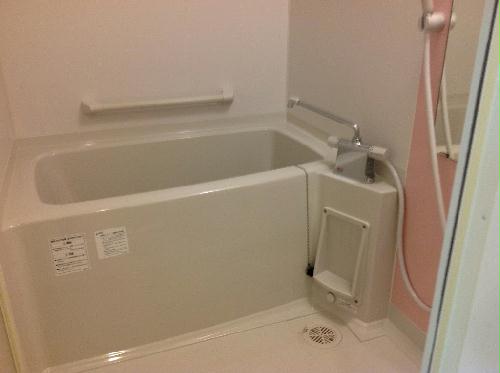 バス・シャワールーム　実際のお部屋と異なる場合がございます。