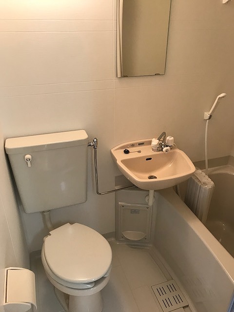 バス・シャワールーム　お風呂とトイレがセットになってます！