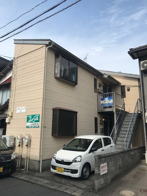 建物外観　駐車場は無いので、近隣でお探しします♪