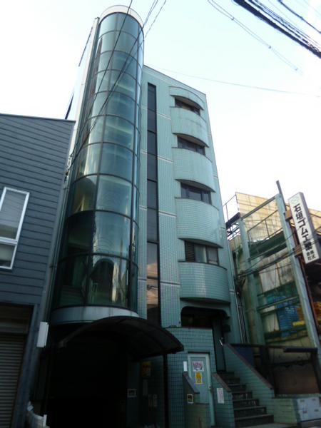 建物外観　住宅街の立地になります。