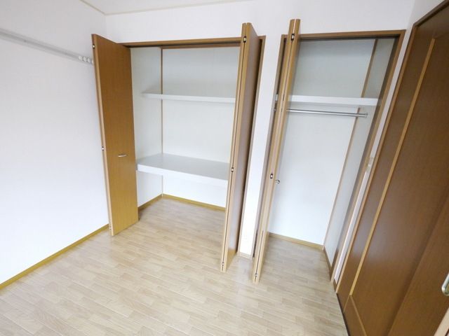 収納　※建物内の他タイプ写真です。