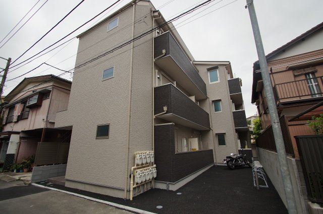建物外観　川崎駅徒歩9分のアパートです