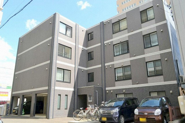 レクザ山鼻の建物外観