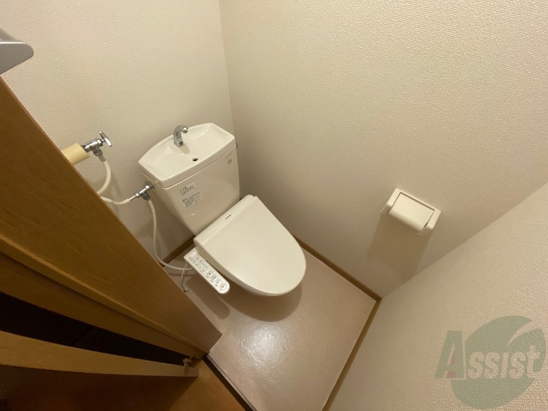 トイレ　ウォシュレット機能がついたトイレ。安心して使用できますね。