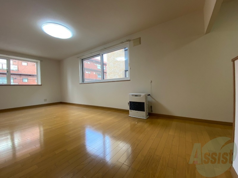 居室・リビング　広くてキレイなお部屋が広がっていて、充実した生活が送れそう。