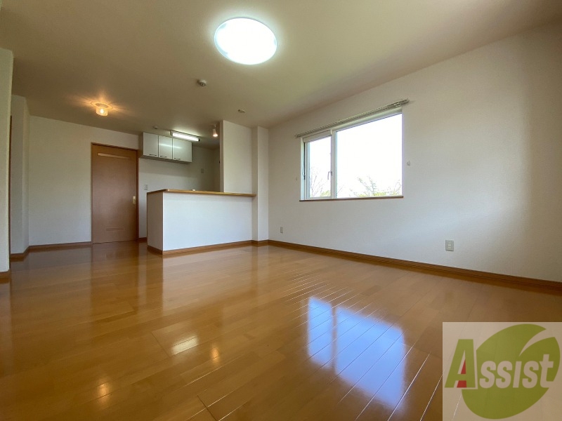 居室・リビング　広くてキレイなお部屋が広がっていて、充実した生活が送れそう。