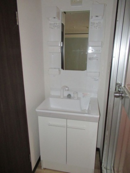 洗面設備　※別部屋の写真です