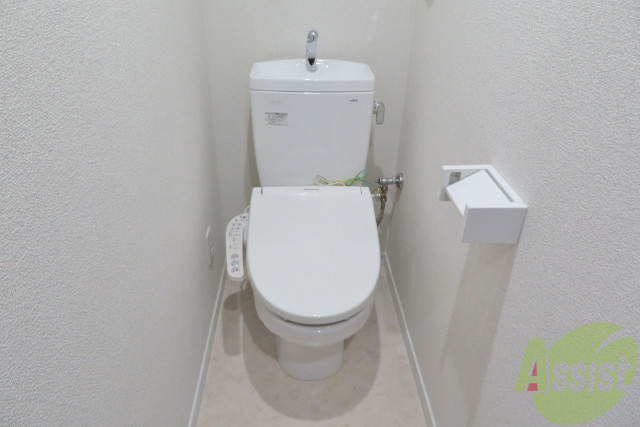 トイレ　嬉しいウォシュレット機能付きです。シャワートイレは便利ですね